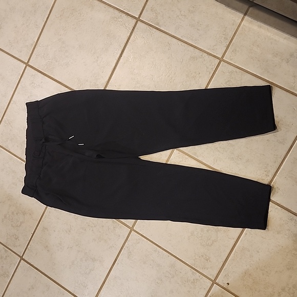 Lululemon on the fly pant legging sz 8 - Picture 2 of 4